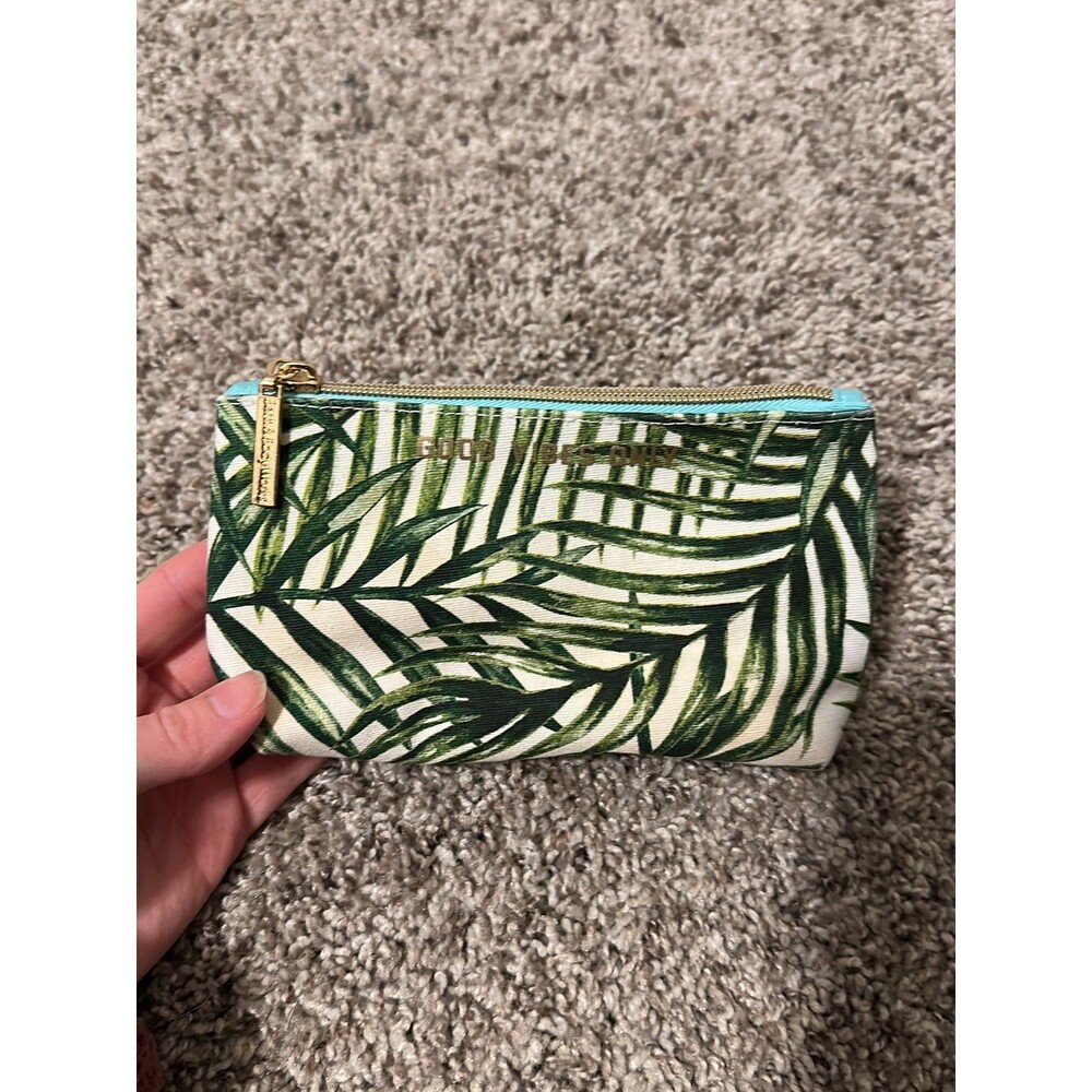 Bath and body works cosmetic bag